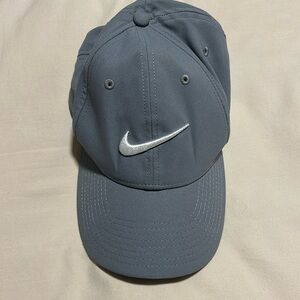 Nike adjustable hat.